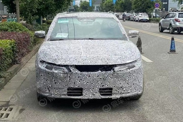 威马E5路试谍照曝光