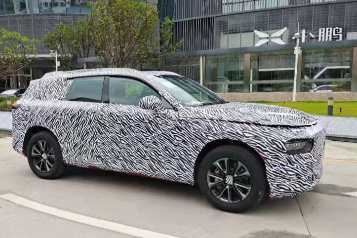 小鹏第四款新车型曝光 一体化连屏设计，定位中大型SUV