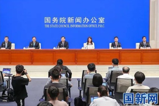 工信部：新能源汽車企業(yè)數(shù)量太大  鼓勵(lì)企業(yè)兼并重組做大做強(qiáng)