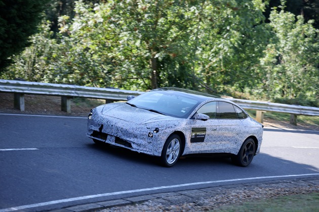 智己L7英国路试谍照曝光 将于2022年一季度开启交付