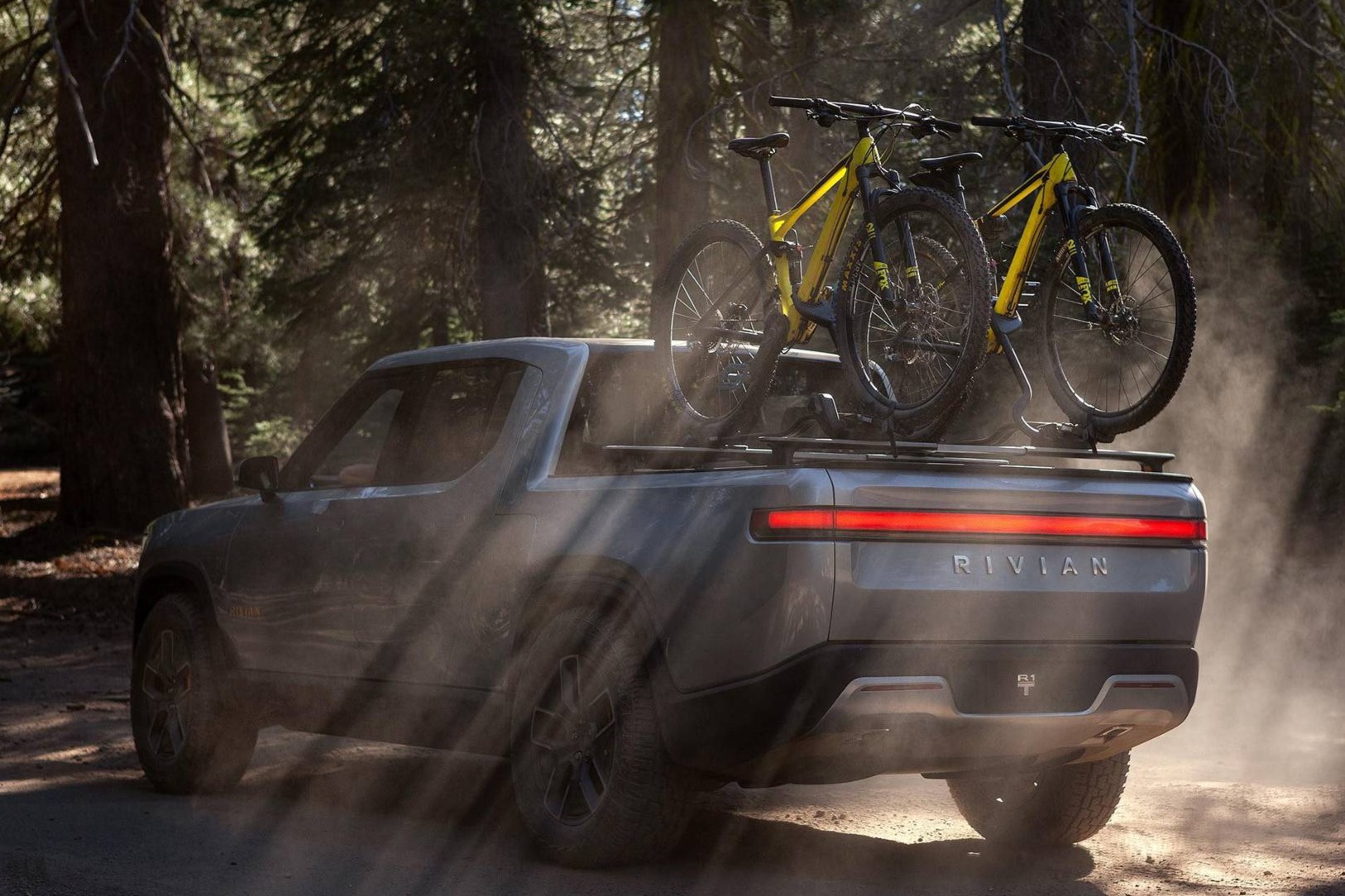  Rivian 计划年底交付 1,000 辆 R1T 电动皮卡