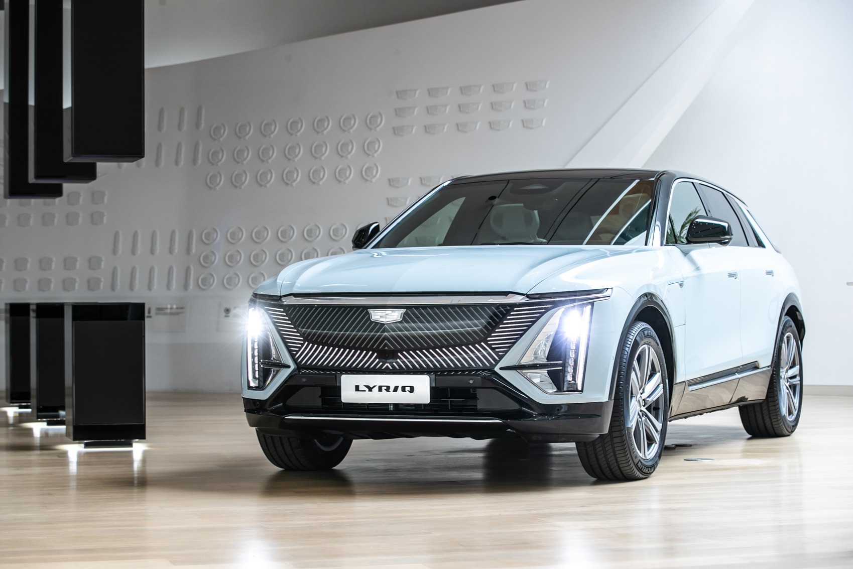 新车X问 | 奥特能平台加持下，凯迪拉克LYRIQ能否一鸣惊人？