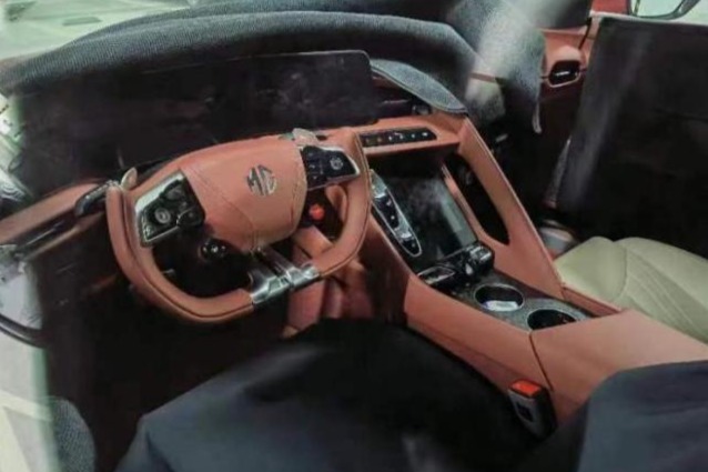 名爵Cyberster量产版车型内饰谍照曝光  或2023上海车展中正式亮相