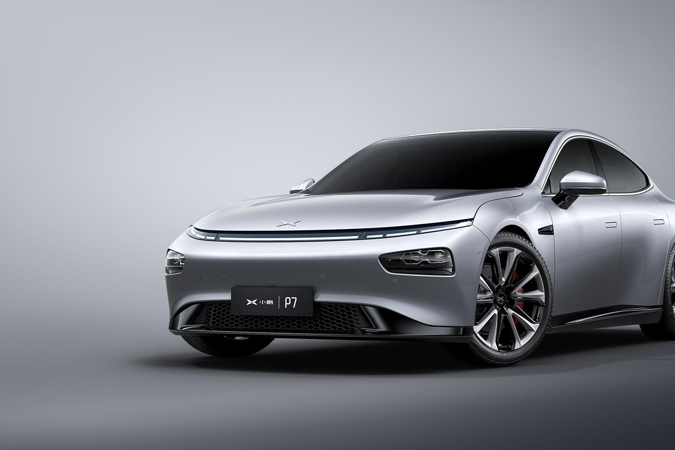 小鹏汽车获得港交所批准上市融资20亿美元