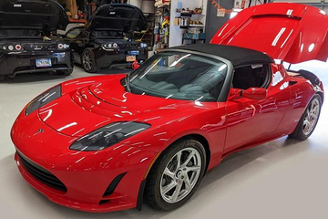 特斯拉Roadster拍卖价翻十倍， 成电动车最佳投资产品？
