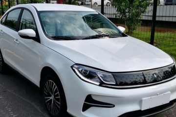 风行S50 EV申报图，外观改动较大，延续现款动力系统