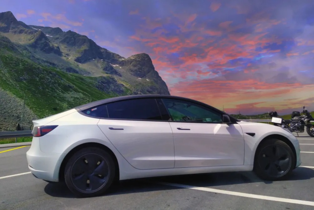 材料级研发企业特斯拉，越来越让人不好定义了