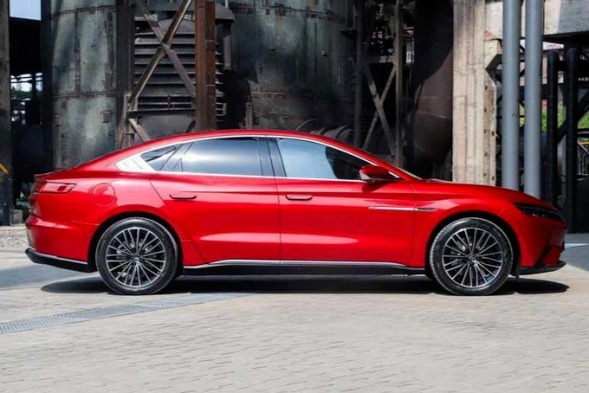 一次碰撞試驗(yàn)?zāi)Σ脸龅幕鸹?，極狐阿爾法S和漢EV，誰(shuí)是獲勝者？