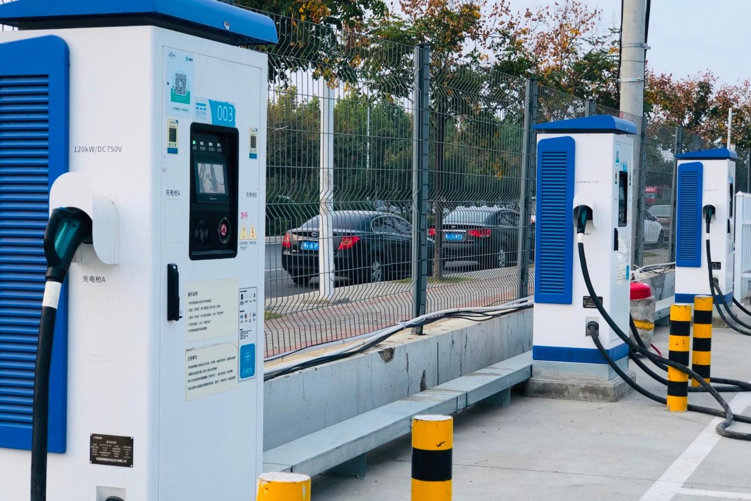 媒體實探新能源車充電！云快充平臺充電樁已覆蓋300+城市