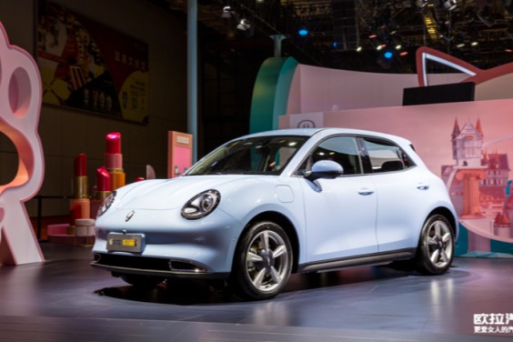 國產(chǎn)電動小車比拼，比亞迪e2和歐拉好貓該怎么選？