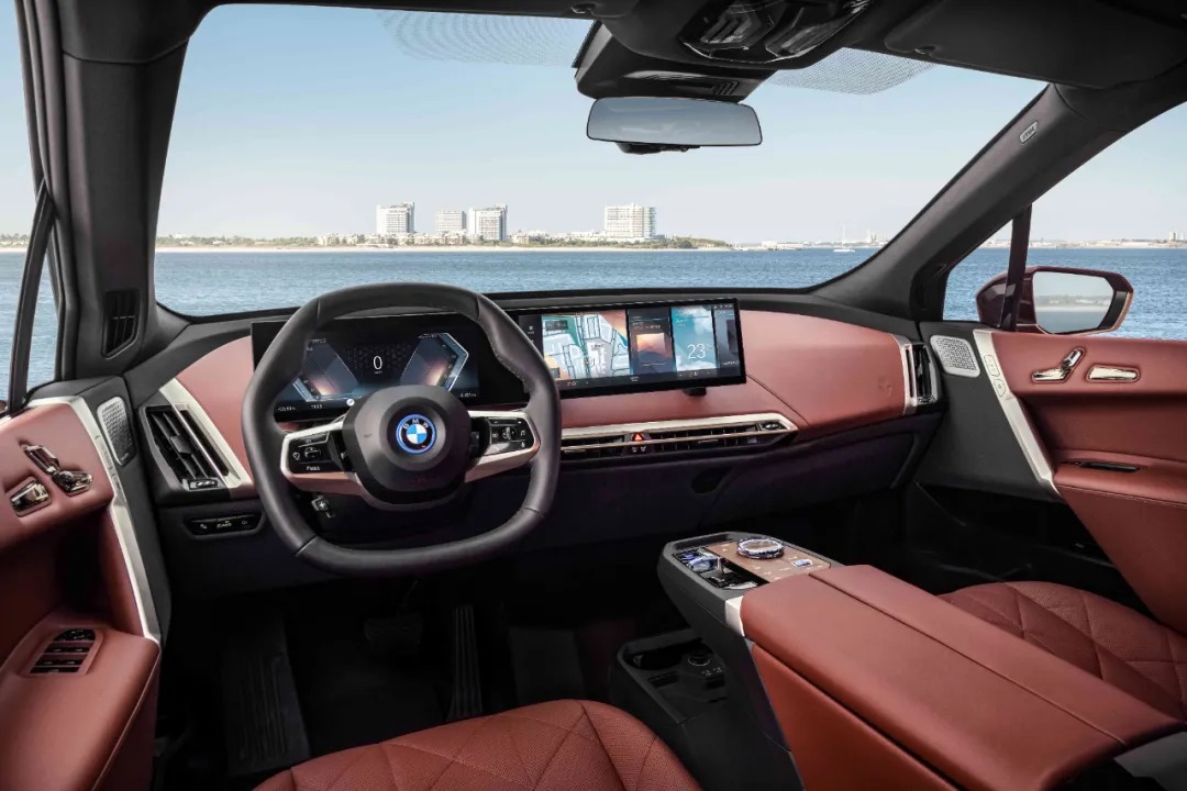 宝马如何打造客户需要的豪华智能座舱？解读全新BMW iDrive