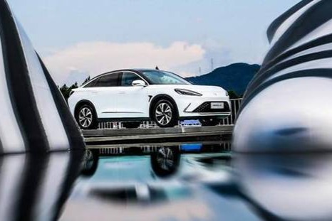 北汽極狐ARCFOX完善核心布局 4城5店聯(lián)合開業(yè)