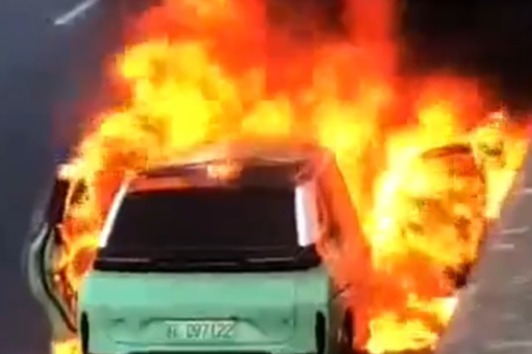 觀察丨8月，電動汽車“火了”，電池廠商掉進親手挖的坑里