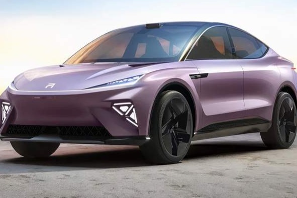 一黑到底爭(zhēng)當(dāng)“學(xué)霸” 成都車展熱門黑科技車型誰(shuí)最強(qiáng)？