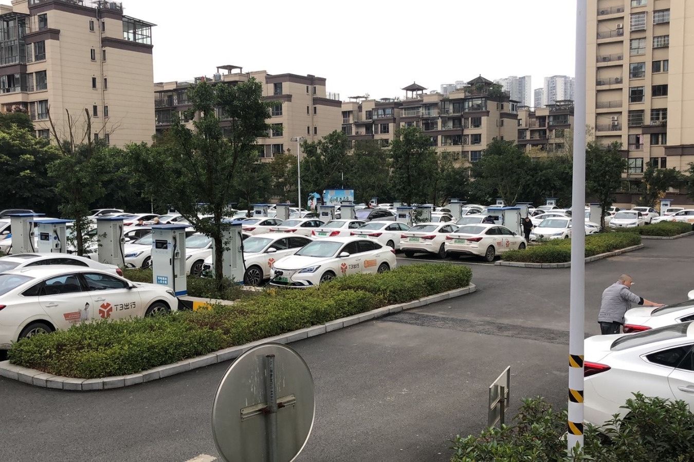 美國加碼充電樁建設(shè)？云快充：第三方充電平臺應(yīng)致力降低電樁投建門檻