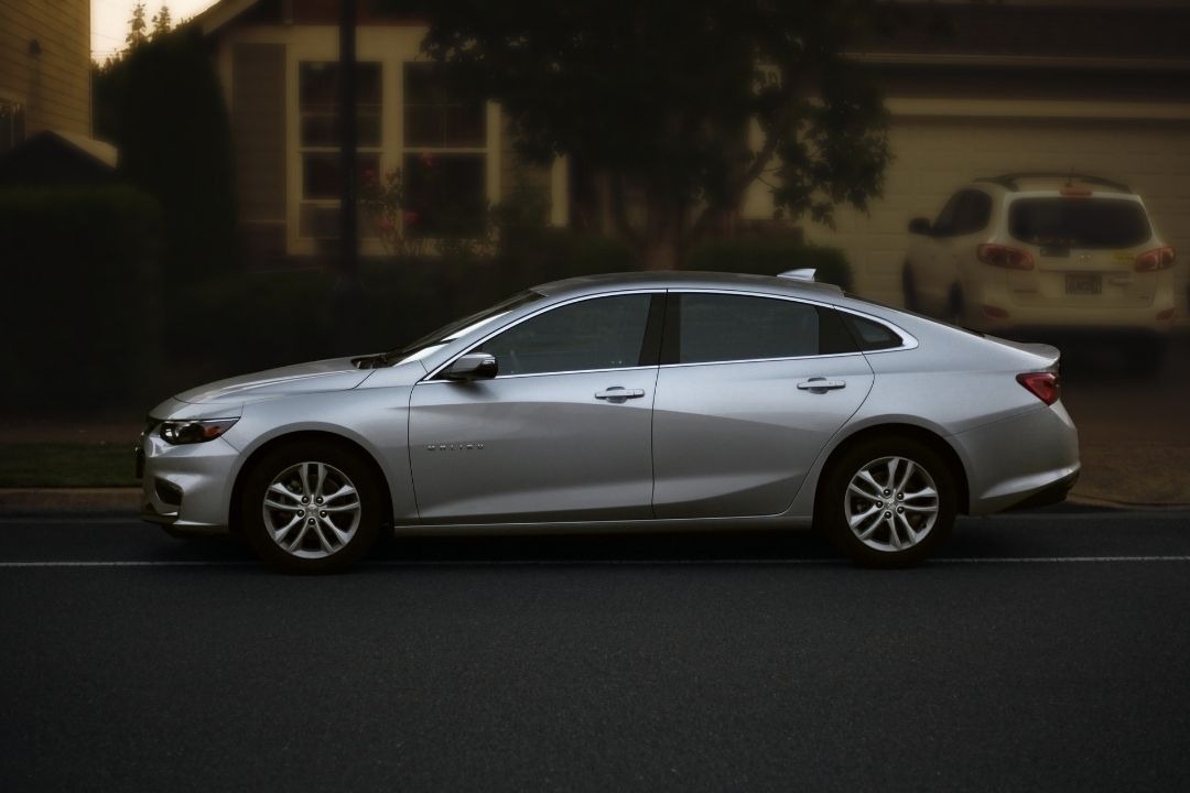 理想汽車?yán)^續(xù)高筑墻