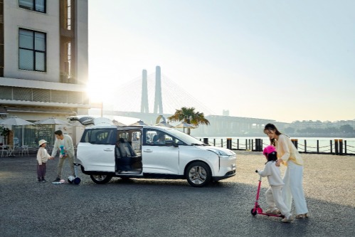 一汽奔騰聯(lián)合T3出行，在全國(guó)推廣出行定制車NAT