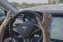 特斯拉FSD全面開放，遭各方批評(píng)排斥