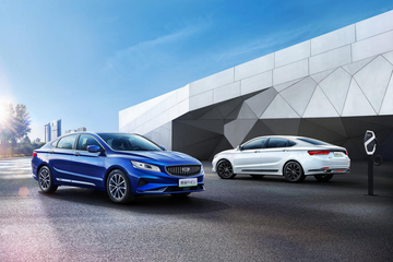 吉利博瑞PHEV里程升级版上市，推出两款车型，售价15.58万元起