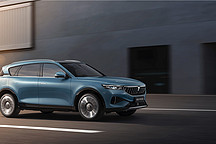 三聯(lián)屏+標(biāo)配空氣懸掛，最大扭矩1040N·m，嵐圖FREE點(diǎn)評！