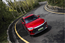 有面子、实用、无焦虑？盘点那些可以一口气跑到家的新能源车型！