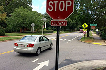 特斯拉叫停自动驾驶这一功能，召回5.4万辆汽车