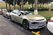 意向車主可以再等等，小鵬新款P7諜照曝光！或?qū)⒋钶d激光雷達(dá)