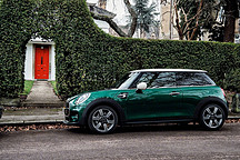 成功女性適合開什么車型？這兩款MINI，絕對是女性的專屬座駕！