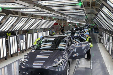 比亚迪击败特斯拉，新势力集体破万，2022下半年有多重要？