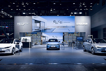 几何汽车“尝鲜”鸿蒙系统，吉利也被华为征服了？