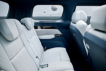 讓李想都認(rèn)慫的極氪009，會超越雷克薩斯LM和阿爾法嗎？