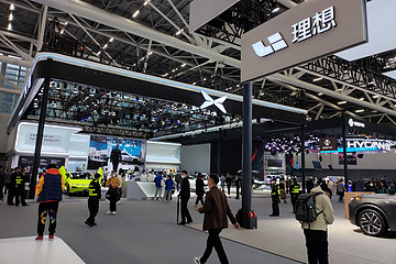 狂揽长城、吉利高管？小鹏汽车发力2023！