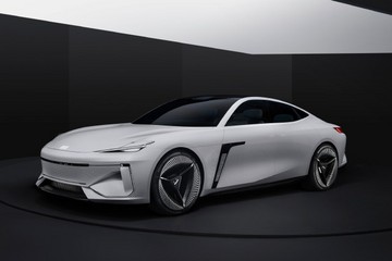 “银河之光”抄袭深蓝SL03？长安出手，吉利回应