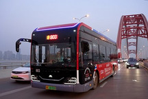 武汉公交“江湖地位”为何这么稳？多种新能源公交赋能城市发展