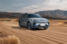 探享詩和遠方，全地形SUV極狐阿爾法T給你最強助力