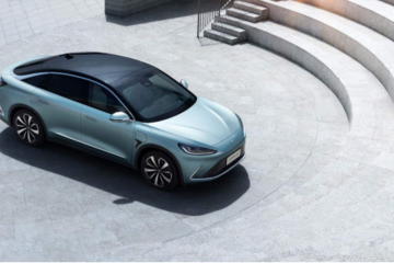 极狐阿尔法S/比亚迪汉EV/小鹏P7，哪款车更受有娃家庭的青睐？