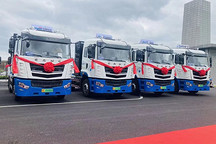 樹立零碳陸運(yùn)典范 助力城市綠色發(fā)展——188臺華菱新能源重卡交付馬鋼集團(tuán)