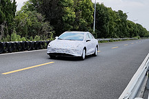 合創(chuàng)新車諜照曝光，電動轎跑悄然襲來