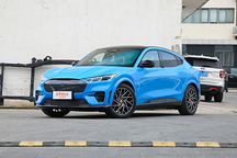 福特電馬OTA升級看點：新增一鍵泊車語音引導(dǎo)、快捷充電入口等功能