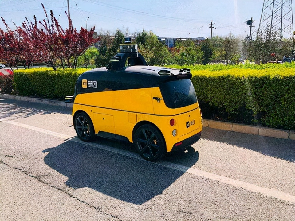 美團、阿里、京東“駛?cè)搿睙o人車賽道