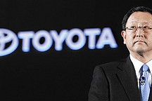 豐田章男正在“逼和”馬斯克