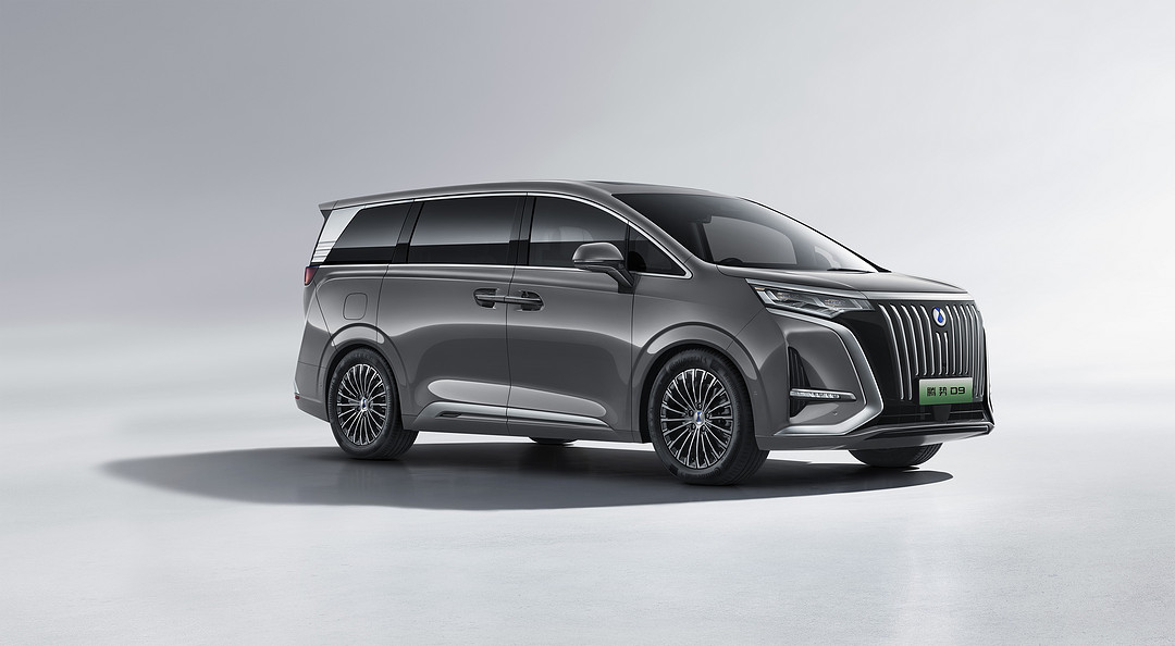 騰勢(shì)D9 EV-灰色.jpg