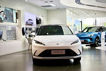 三電升級，高端配置全都有，20萬級的極狐阿爾法S 525S真香