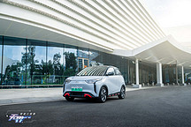 雷霆機(jī)甲美學(xué)設(shè)計(jì) 蒙皮質(zhì)感內(nèi)飾 奇瑞無(wú)界Pro顏值酷炫更新潮