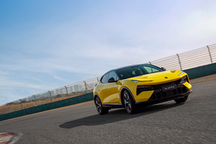 极致驾控 风驰电掣 划时代纯电超跑SUV路特斯Eletre点燃赛道激情