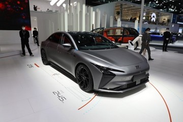 比肩百萬超跑，智己L7 Snake Performance 憑什么？
