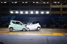 小車對撞！某冰淇淋VS某MINI EV誰是小車王？