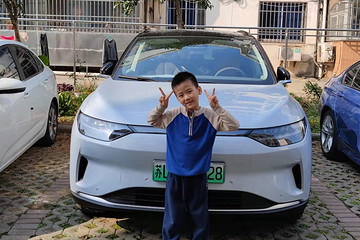 我和零跑汽车的这一年，终于提车了