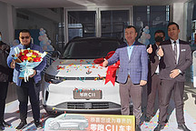 徐州第907號零跑C11車主提車作業(yè)，一見鐘情的緣分！