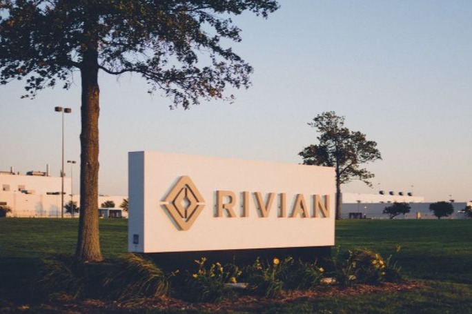 由于供应链限制 电动卡车公司Rivian将削减今年产量目标
